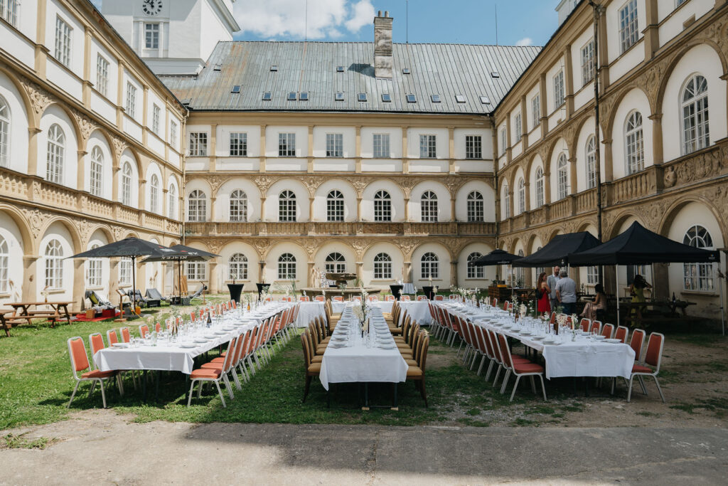 Svatba Zámek Račice svatební tabule